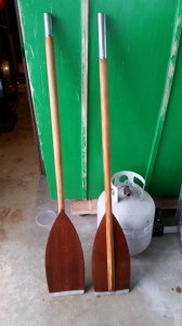 Klepper paddles get a coat of varnish